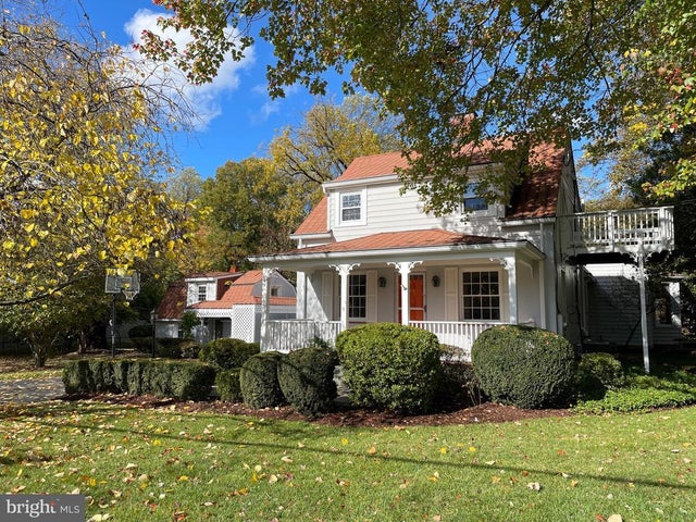 10130 Blake Ln, Oakton