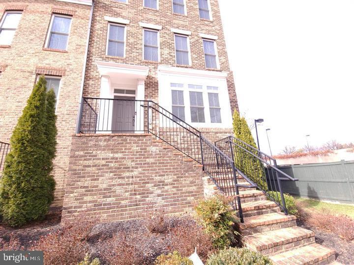 11402 Ridgeline Rd, FAIRFAX