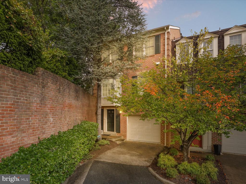 3001 Federal Hill Dr, FALLS CHURCH