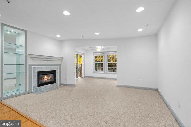 12221 Fairfield House Dr #105b, Fairfax