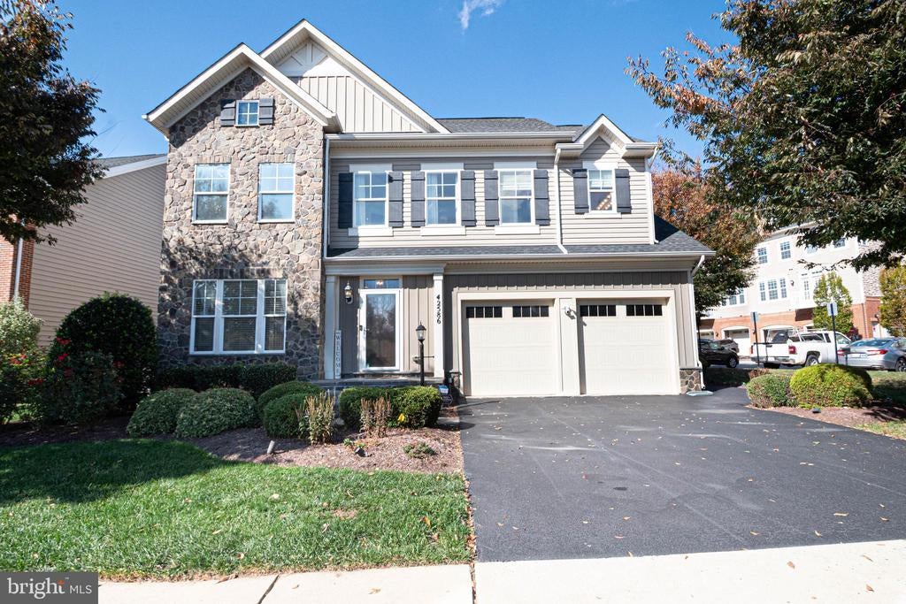 42586 Ash Tree Dr, ASHBURN