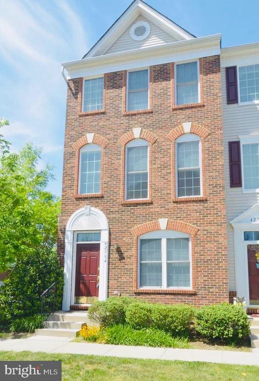 42784 Sykes Ter, Chantilly