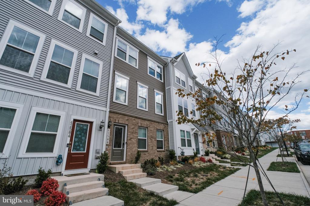 42588 Pitlochry Ter, STERLING