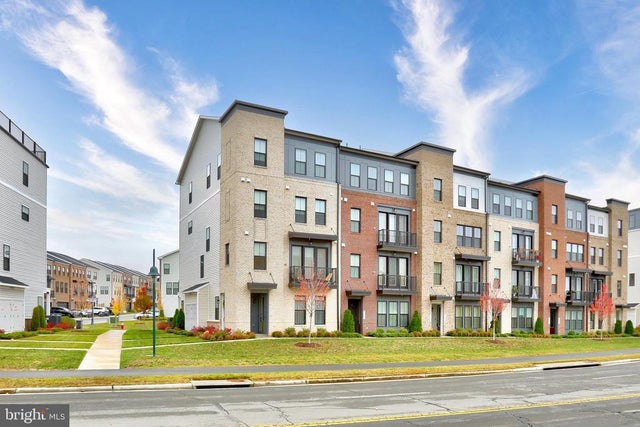 43330 Farringdon Sq, Broadlands