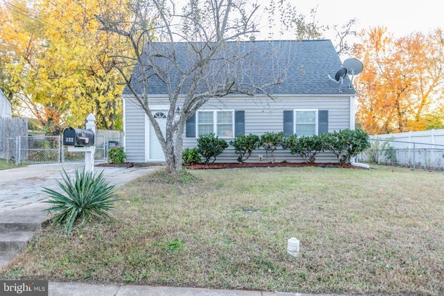 121 Cabbel Dr, Manassas Park