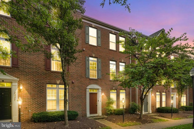 2229 Potomac Club Pkwy, Woodbridge