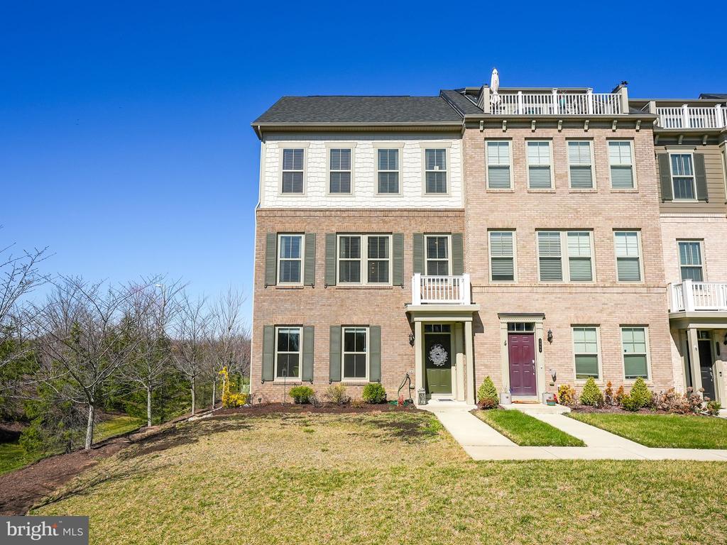 2067 Alder Ln, DUMFRIES