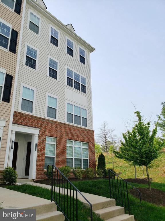 16900 Porters Inn Dr, Dumfries