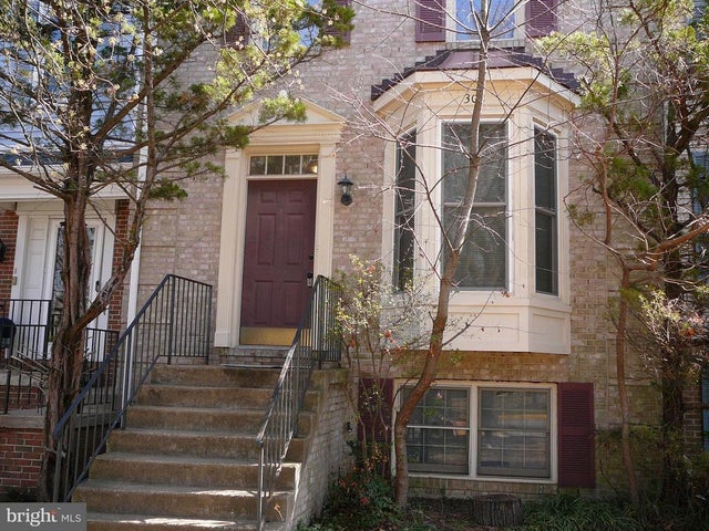 302 Harrogate Rd, Fredericksburg