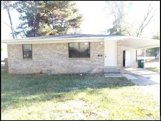 107 S Holly Street, Beebe