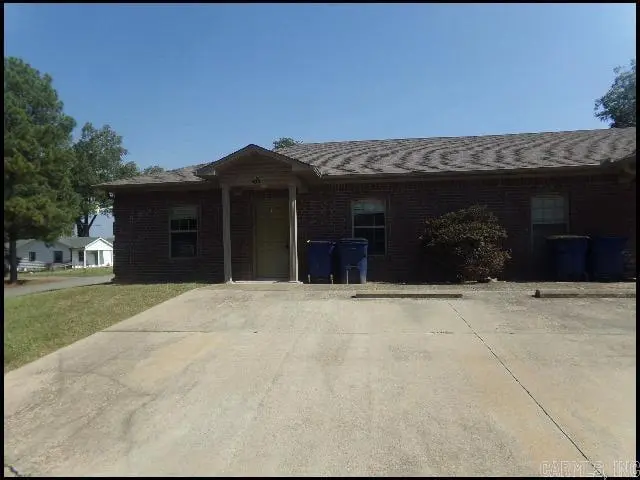 400 E Locust A, Cabot