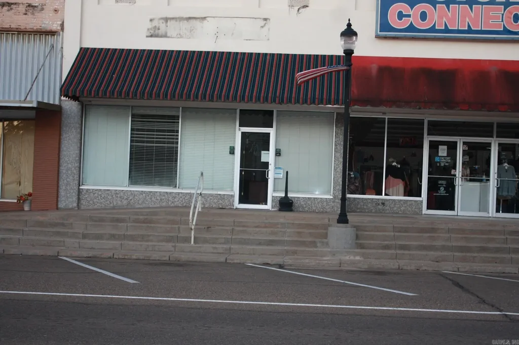 106 S Main, Nashville