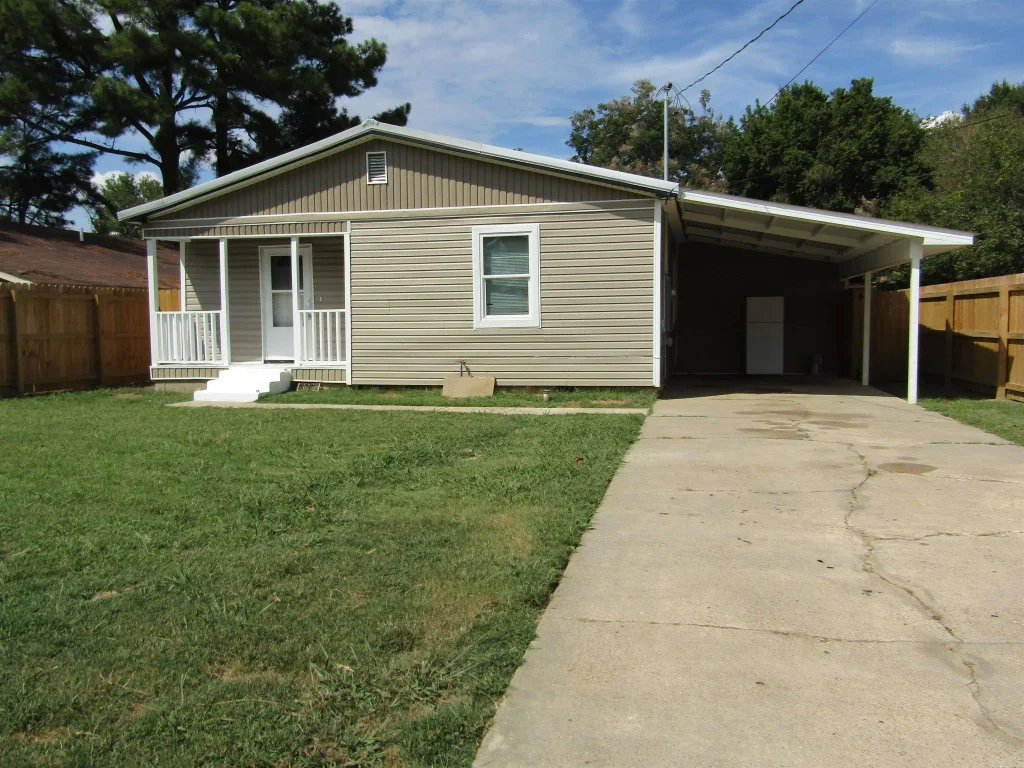 1203 E Lake Street, Paragould