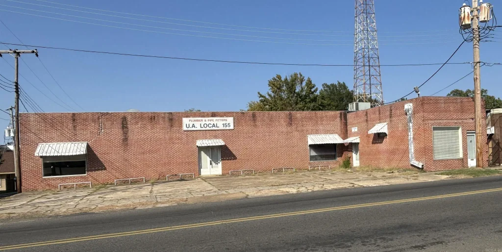 418 W Main St, El Dorado