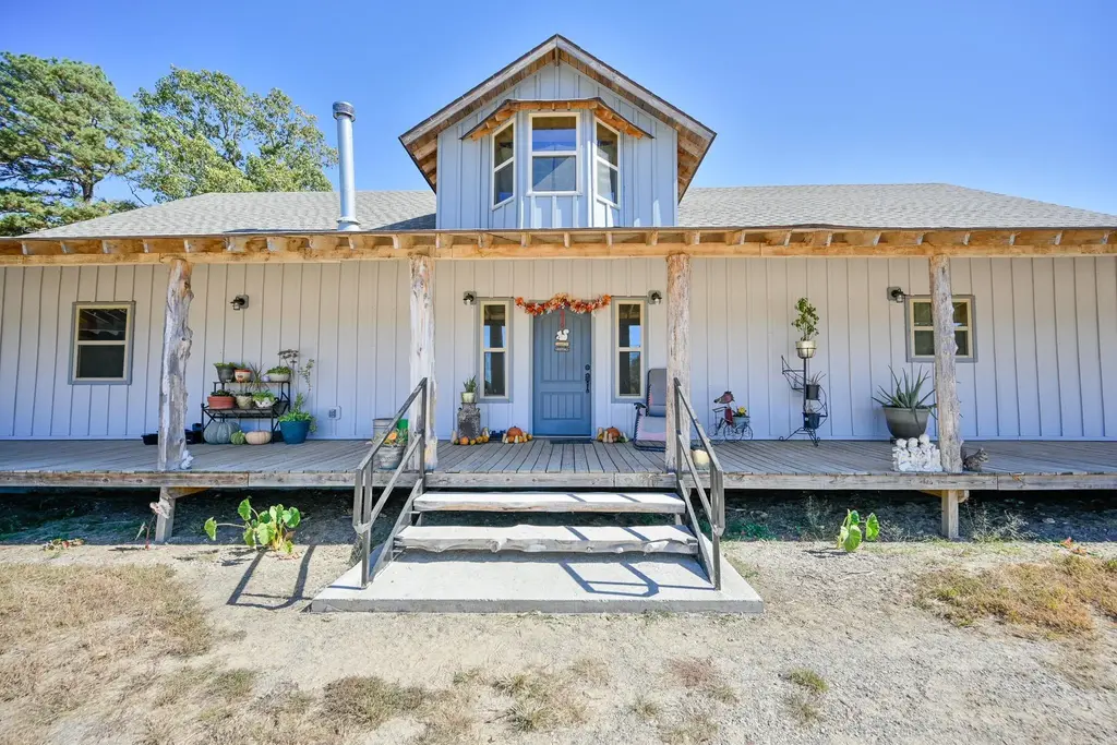 6083 Highway 71 S, Cove