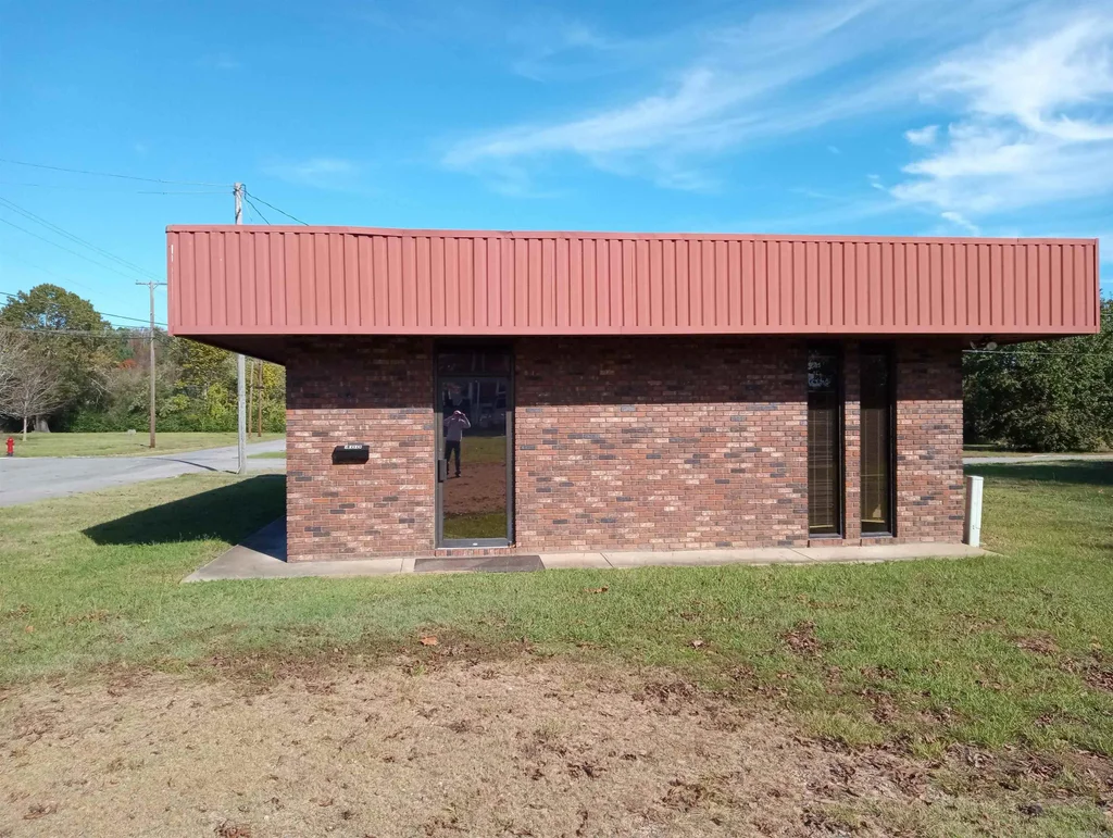 400 Port Arthur, Mena