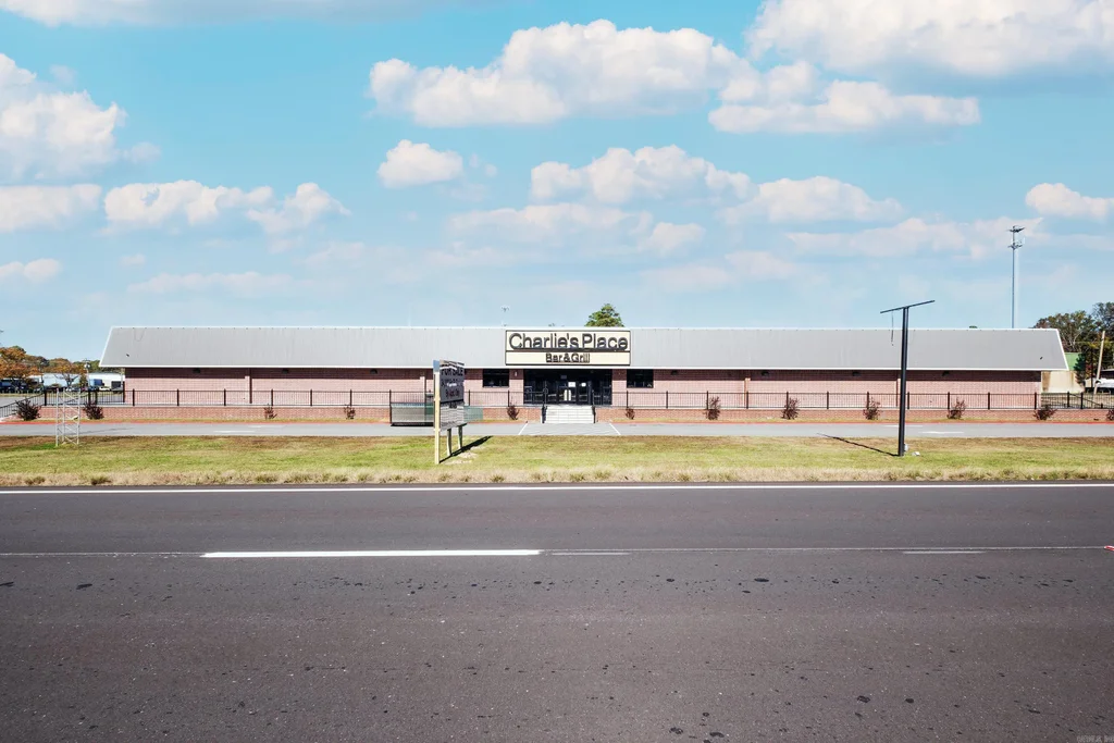 8624 I - 30, Little Rock