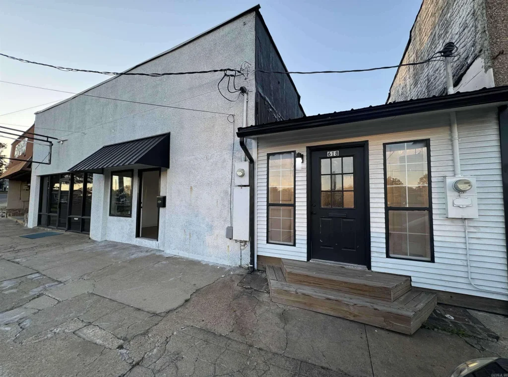 618 & 620 W Grand Avenue, Hot Springs