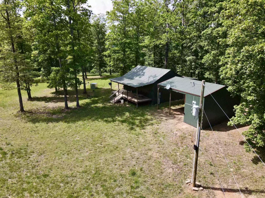 000 White Oak Mt Road, Hector