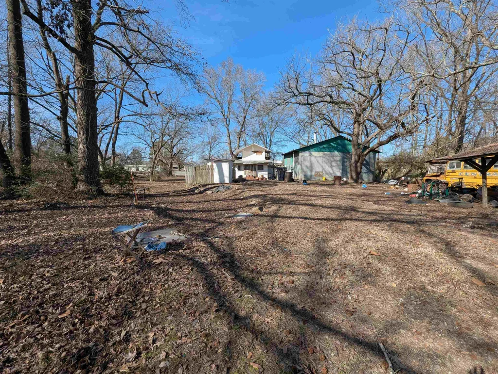 100 Front Street, Ward