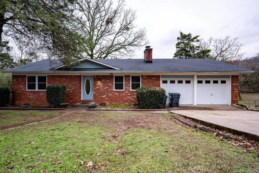 207 W 23rd Street, Russellville