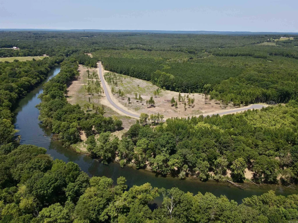 000 Old River Rd., Pangburn