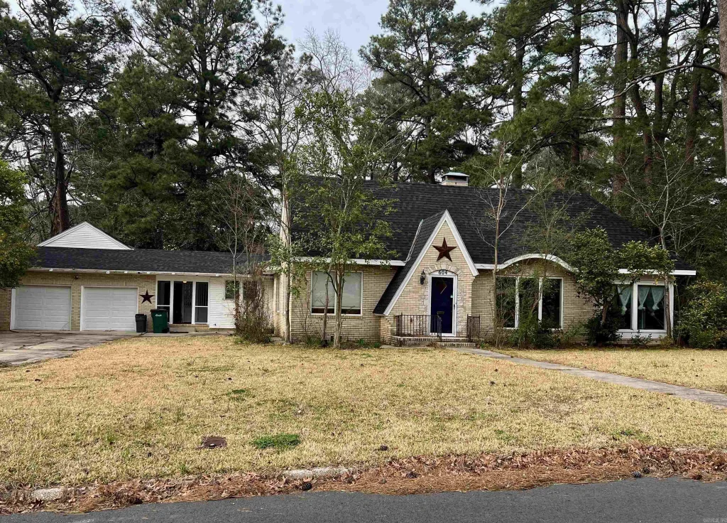 604 E 10th Street, El Dorado