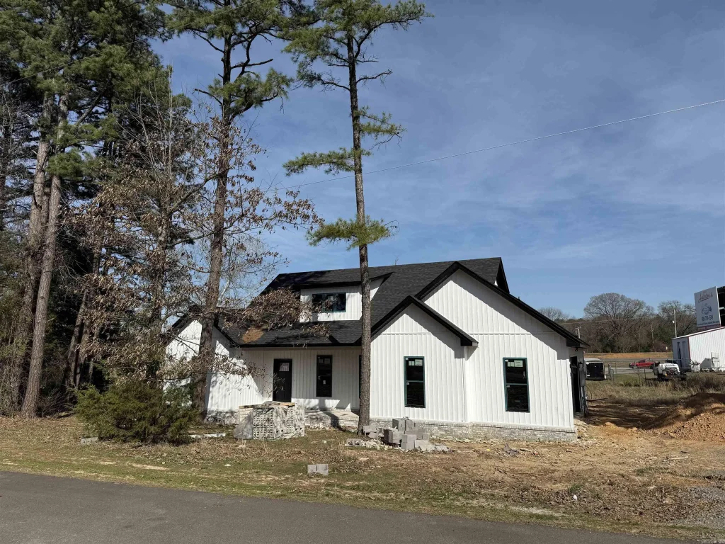 6 Sugar Maple Drive, Greenbrier