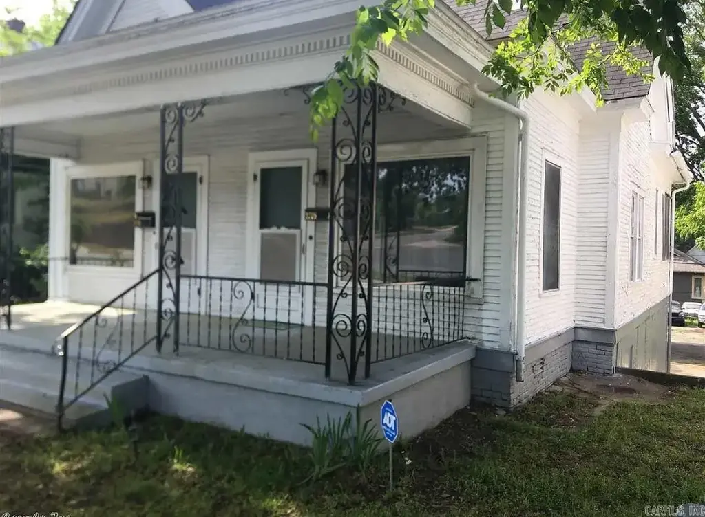 3705 W 12th Street, Little Rock