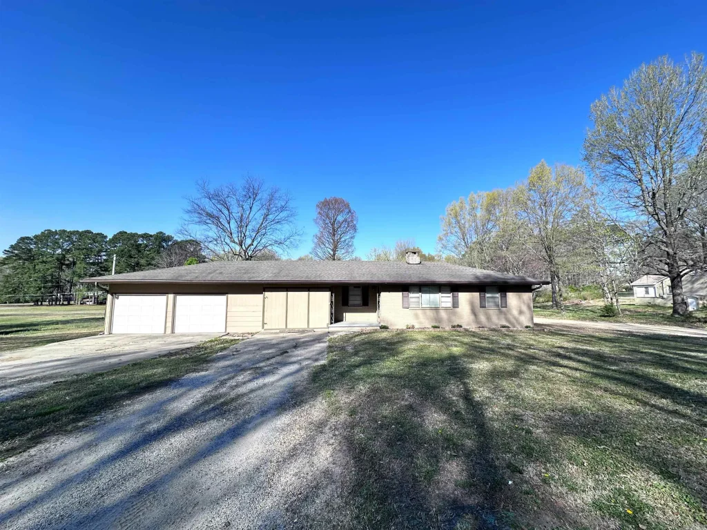 420 N 12th Avenue, Piggott