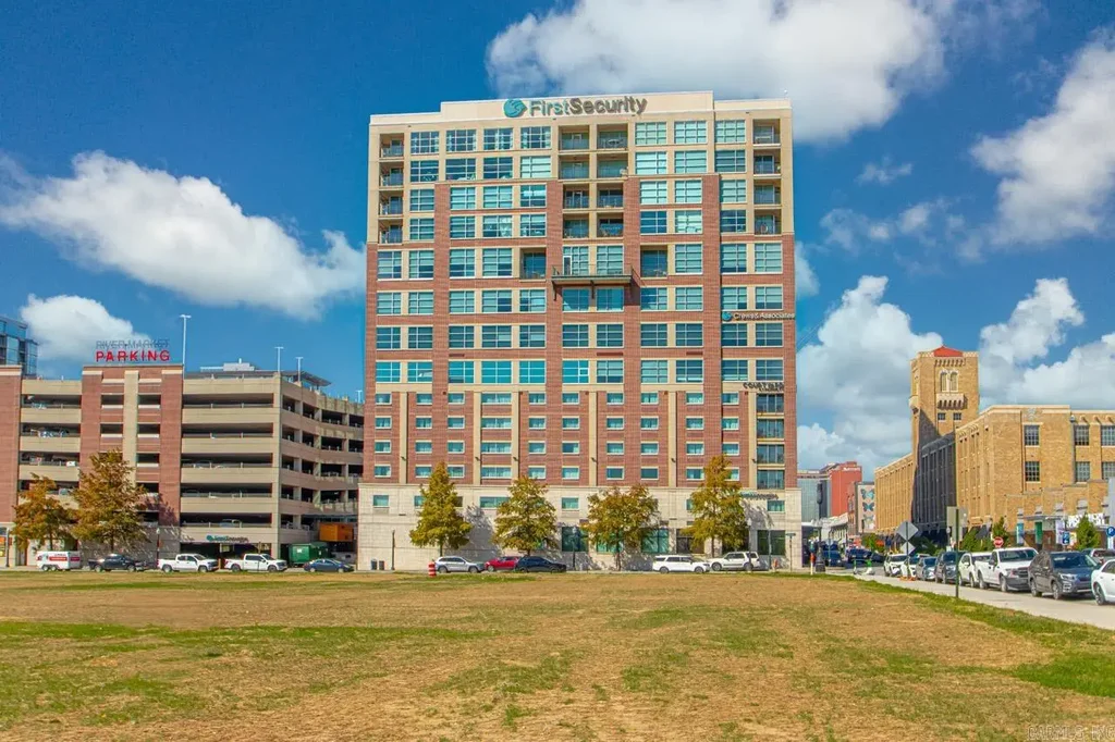 521 President Clinton  #1206 Avenue, Little Rock