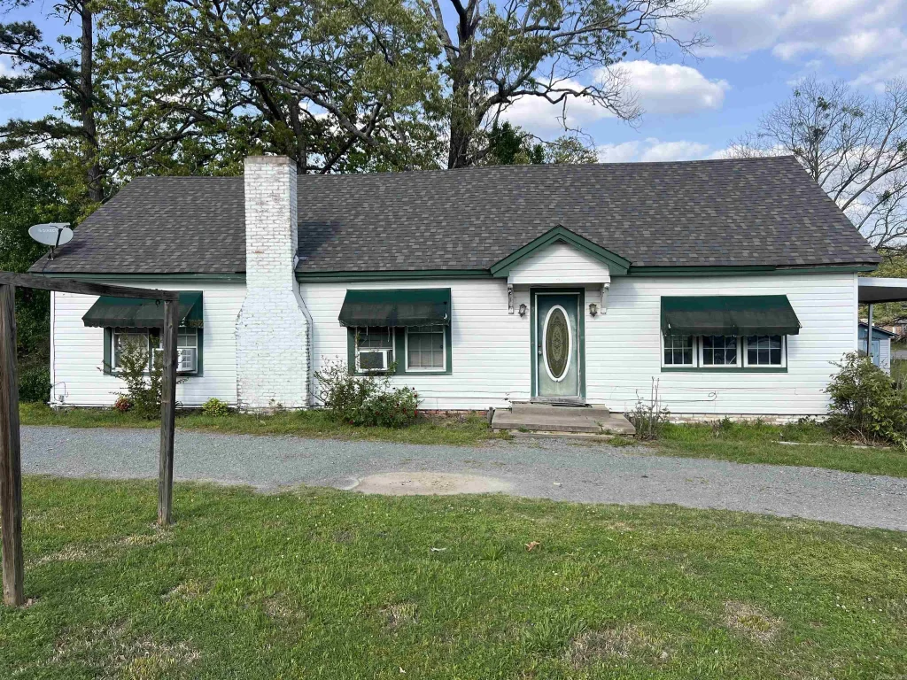 8209 Dollarway Road, White Hall