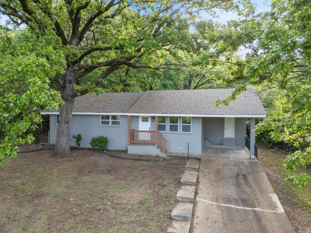 108 N Highway 164, Hartman