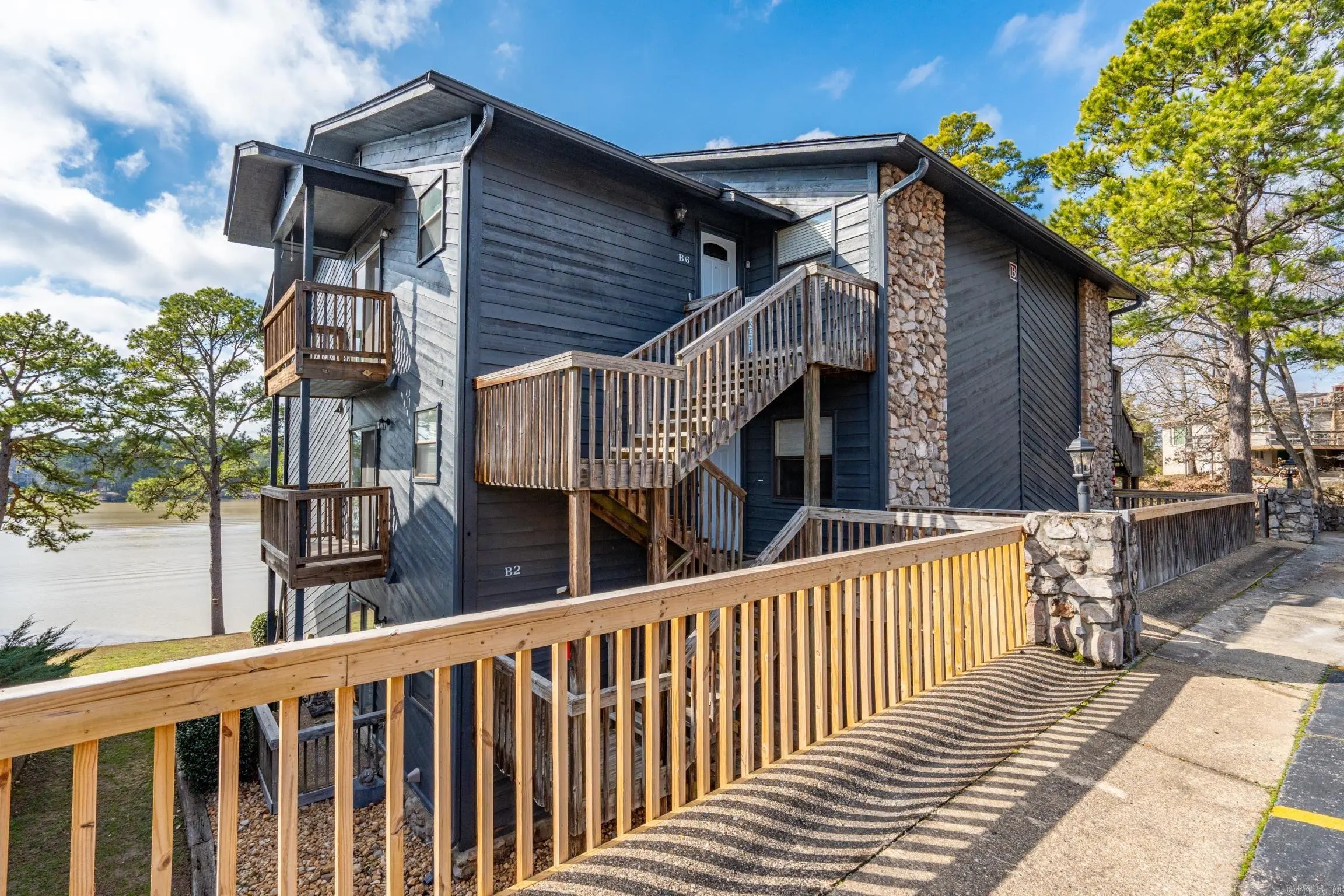 203 Stearns Pt, Lake Hamilton