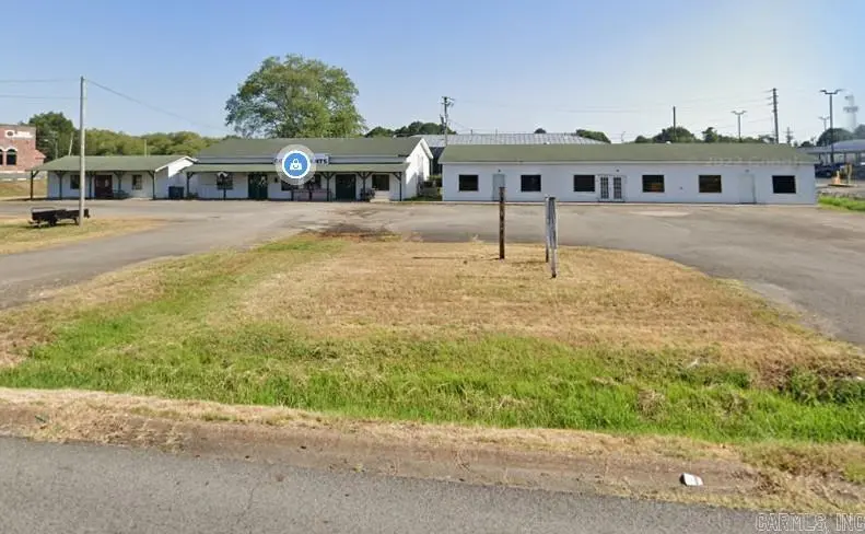 1898 E Market Street, Searcy