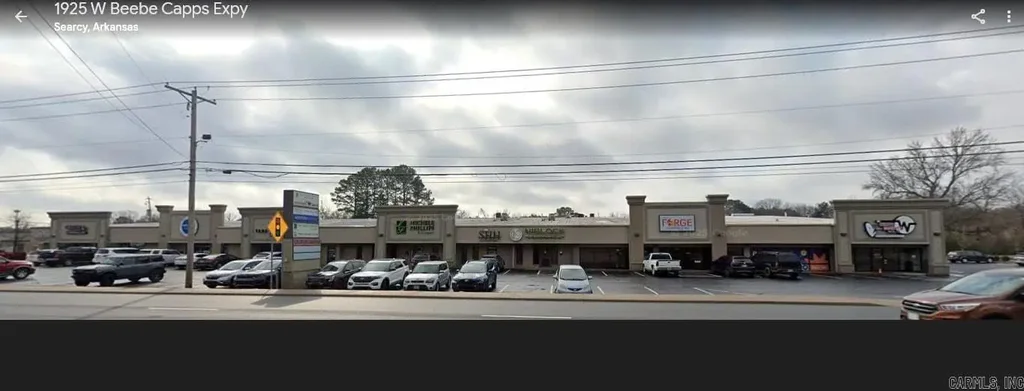 1927 West Beebe Capps Expressway, Searcy