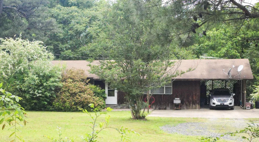 163 Junior Circle, Clinton