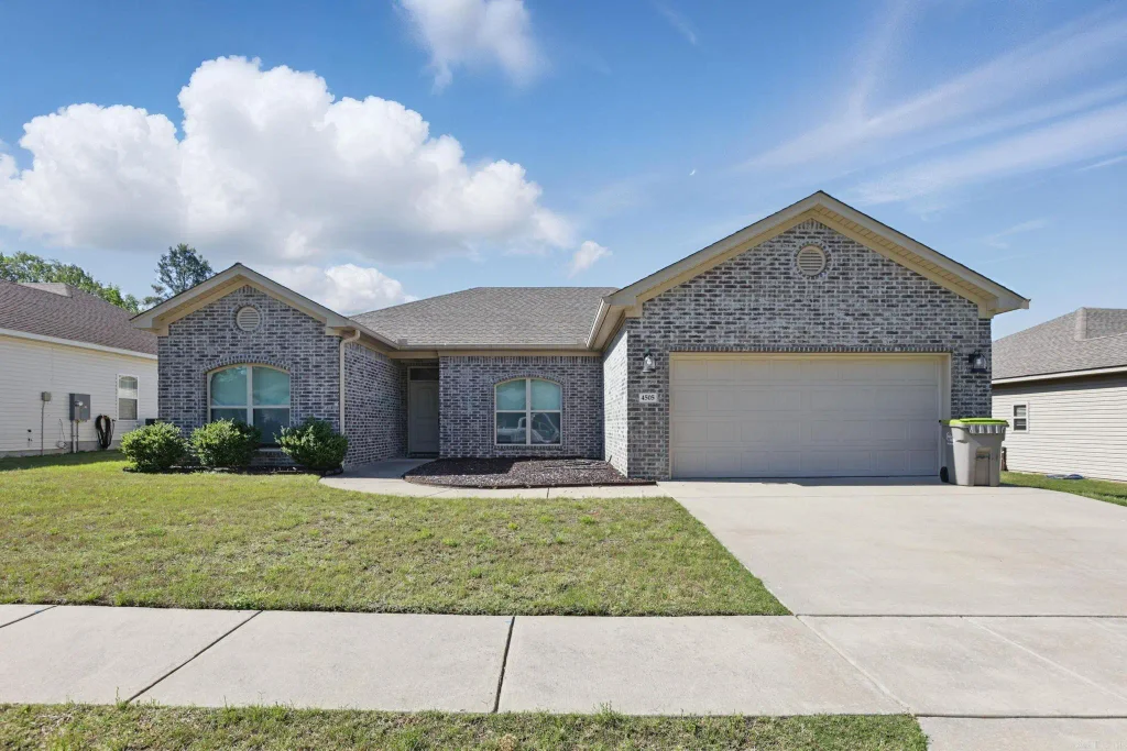 4505 Western Woods Drive, Benton