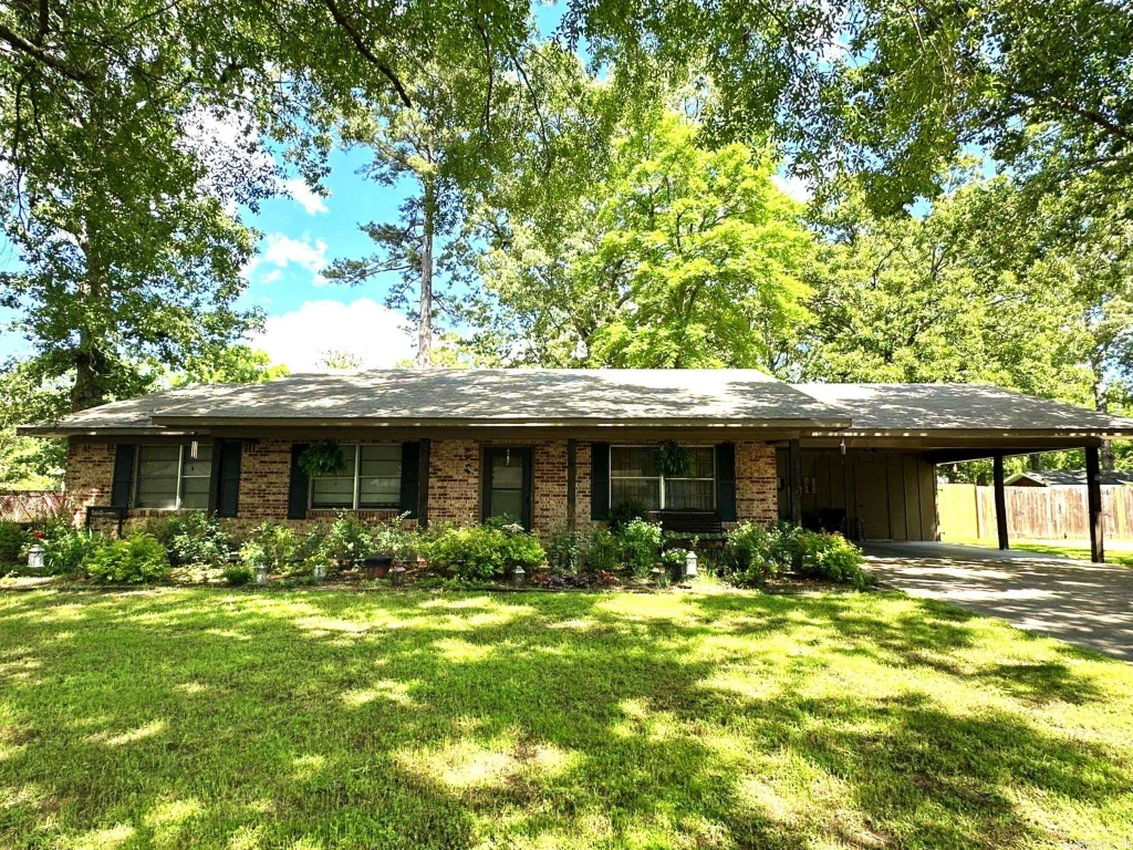 1303 Cypress St, Crossett