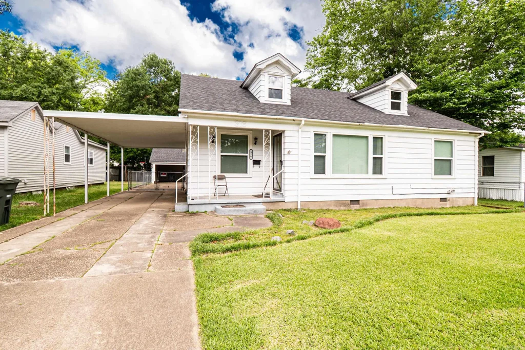 316 S Gabbert St, Monticello