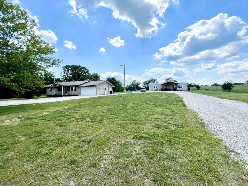 820 Autumnwood Road, Ash Flat