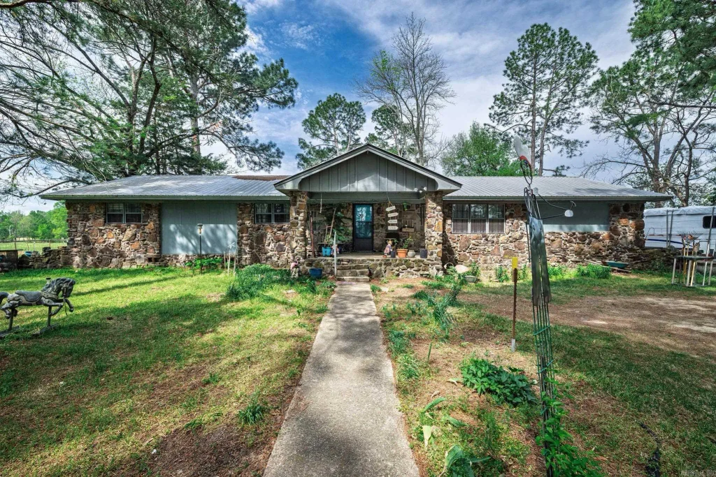 1026 Cherry Hill Loop, Perryville