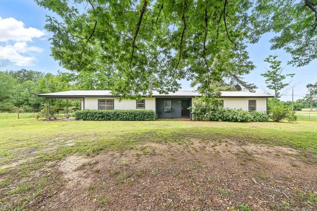 125 Wommack Lane, De Queen