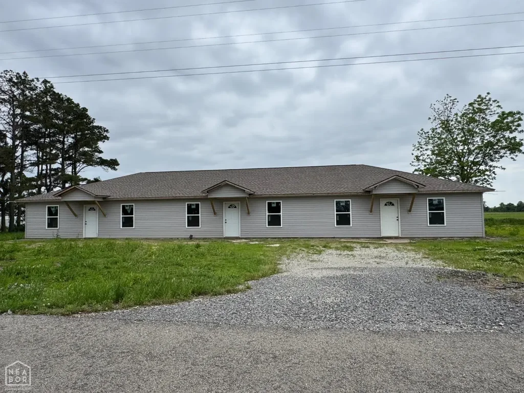 32616 North Road, Marked Tree