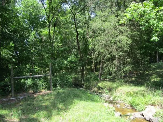 536 Battlehill Road, Umpire