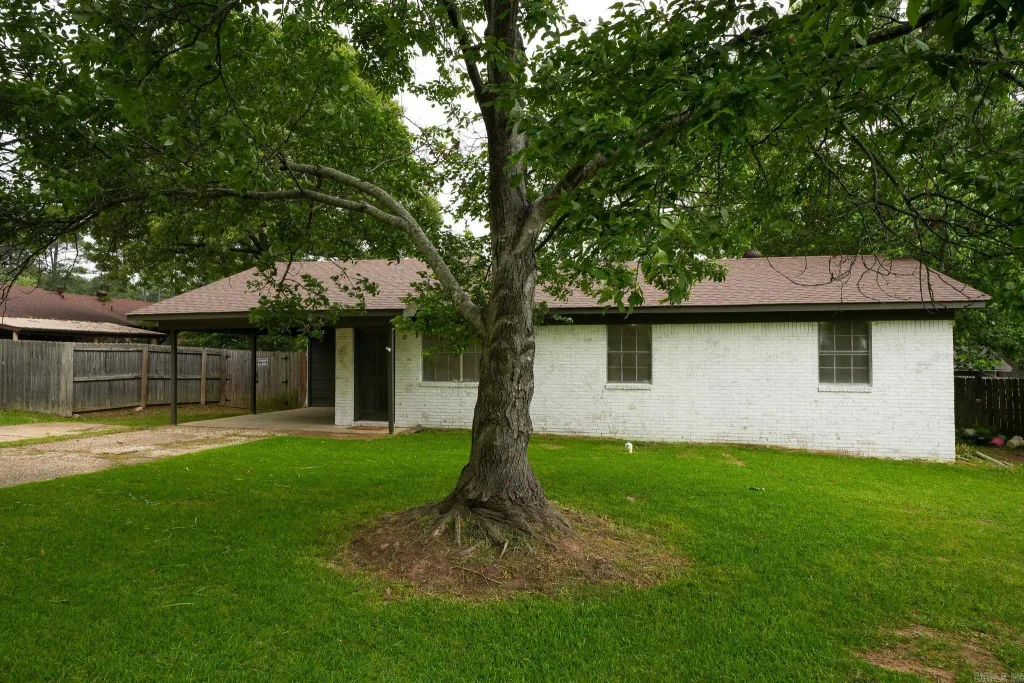 3516 Vicki Drive, Bryant