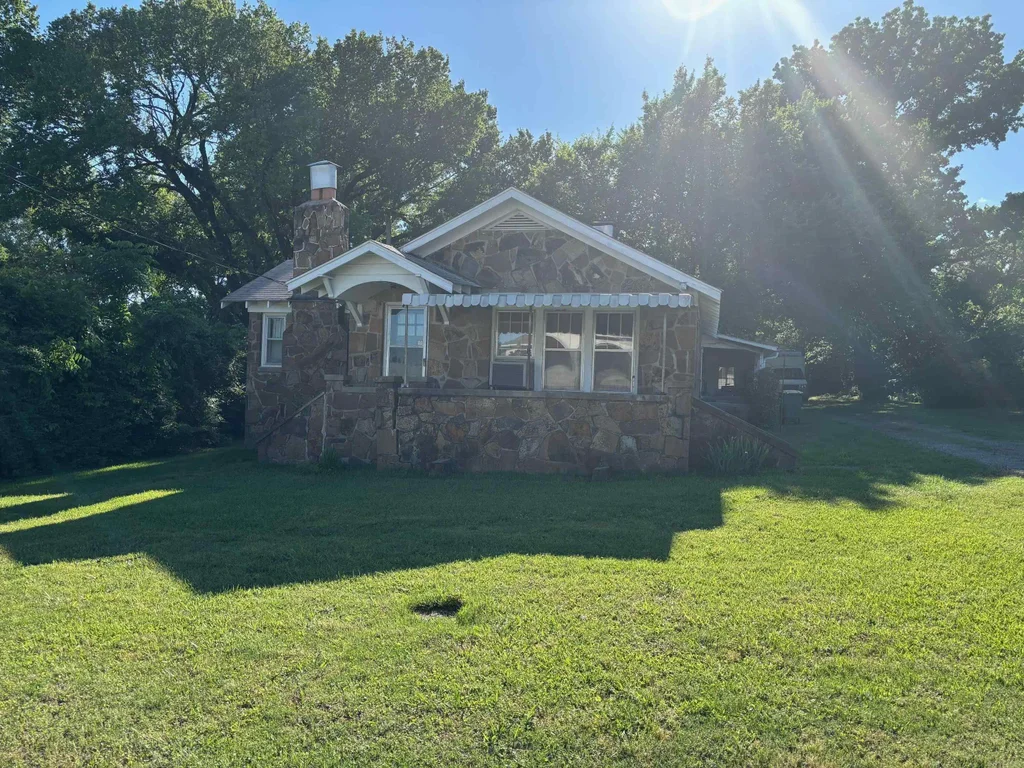 9709 Hwy 107 Highway, Sherwood