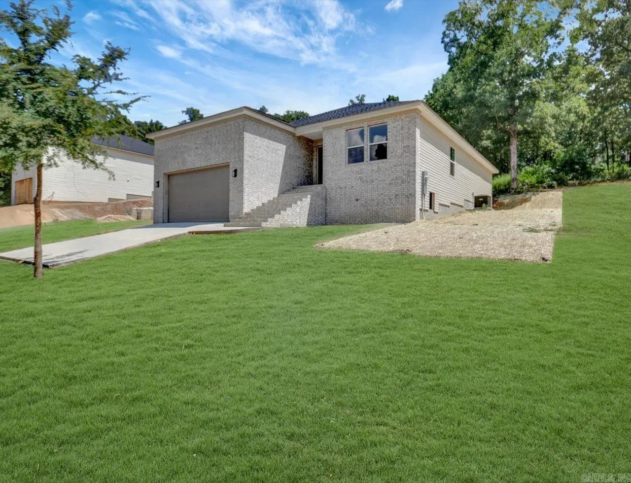 312 Columbia Hills Street, Hot Springs