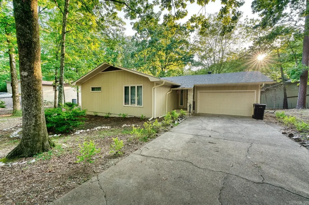 54 La Granja Circle, Hot Springs