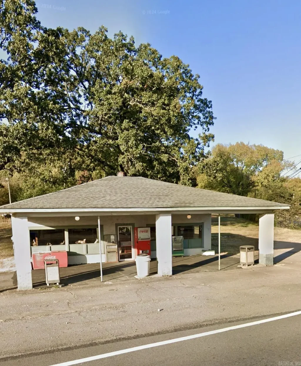 1051 E Main, Clarksville